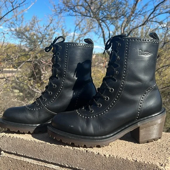 🏴󠁧󠁢󠁥󠁮󠁧󠁿 Dr. Martens Vintage Perforated Heeled Granny Style Boots UK 5